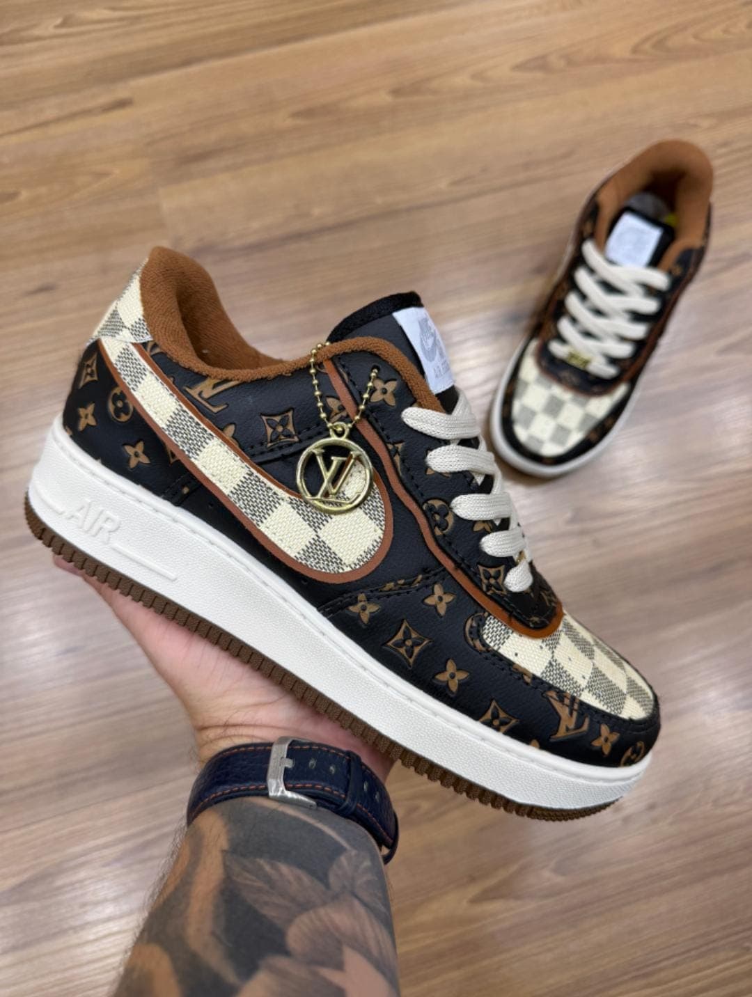 Nike Air Force LV 04