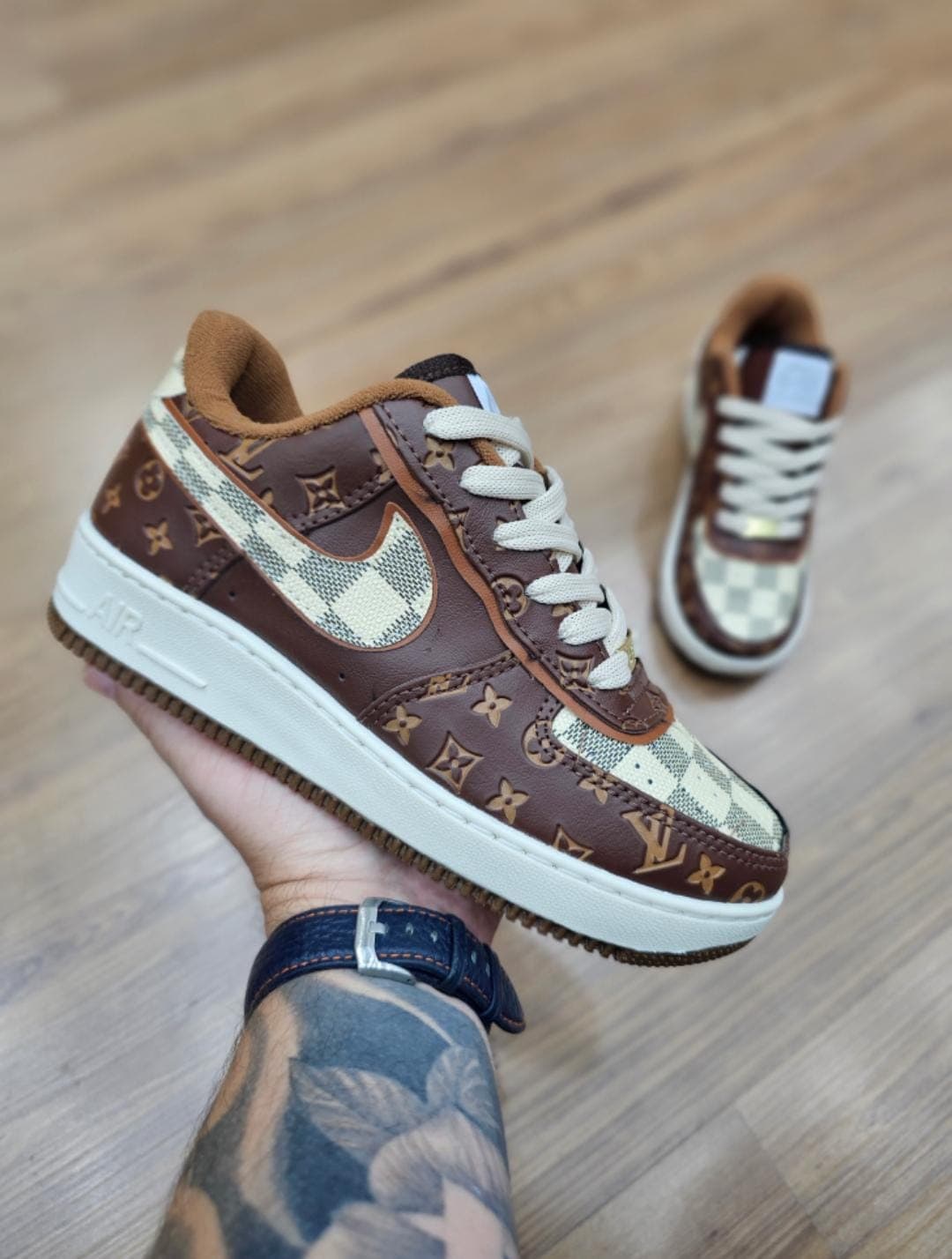 Nike Air Force LV 04