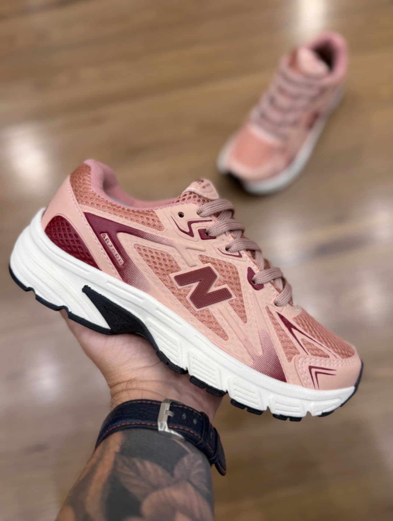 New Balance 740