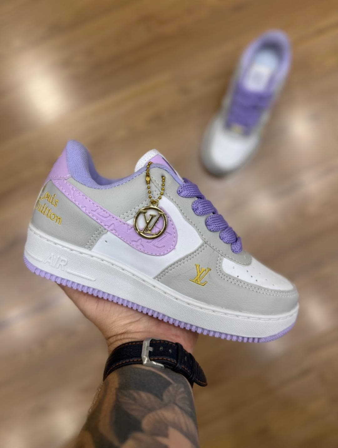Nike Air Force LV 01